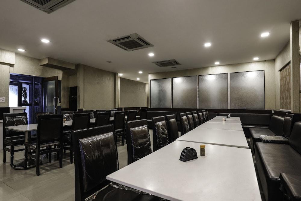 Treebo Trend Hotel Jp Plaza Nampally Hyderabad Ngoại thất bức ảnh
