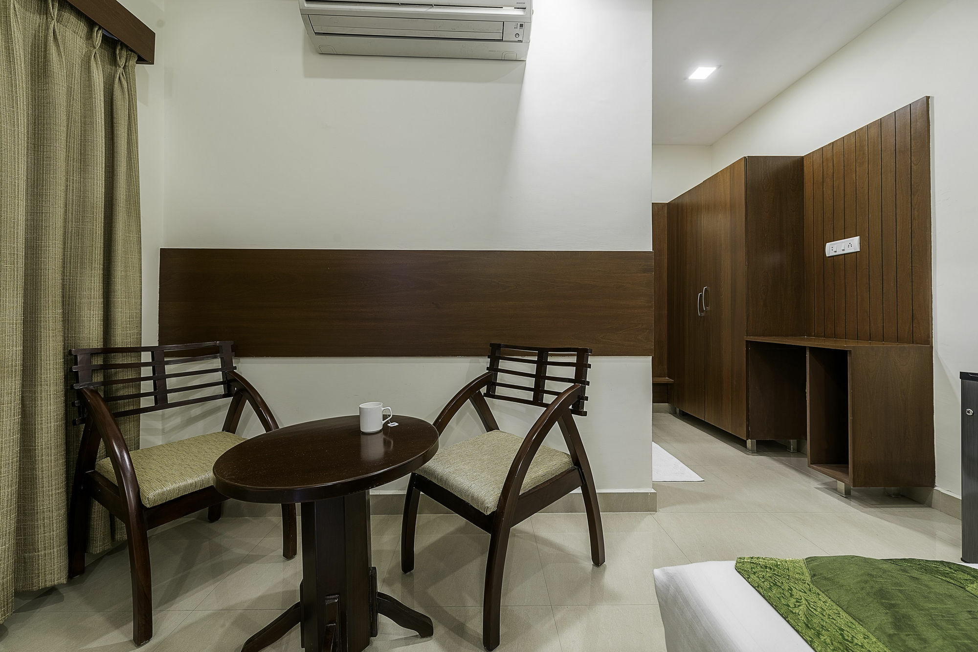 Treebo Trend Hotel Jp Plaza Nampally Hyderabad Ngoại thất bức ảnh