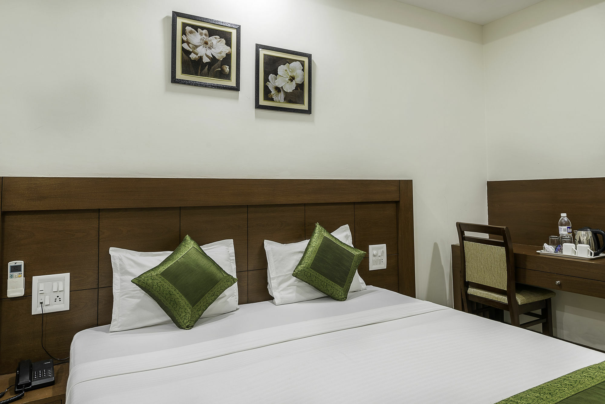 Treebo Trend Hotel Jp Plaza Nampally Hyderabad Ngoại thất bức ảnh