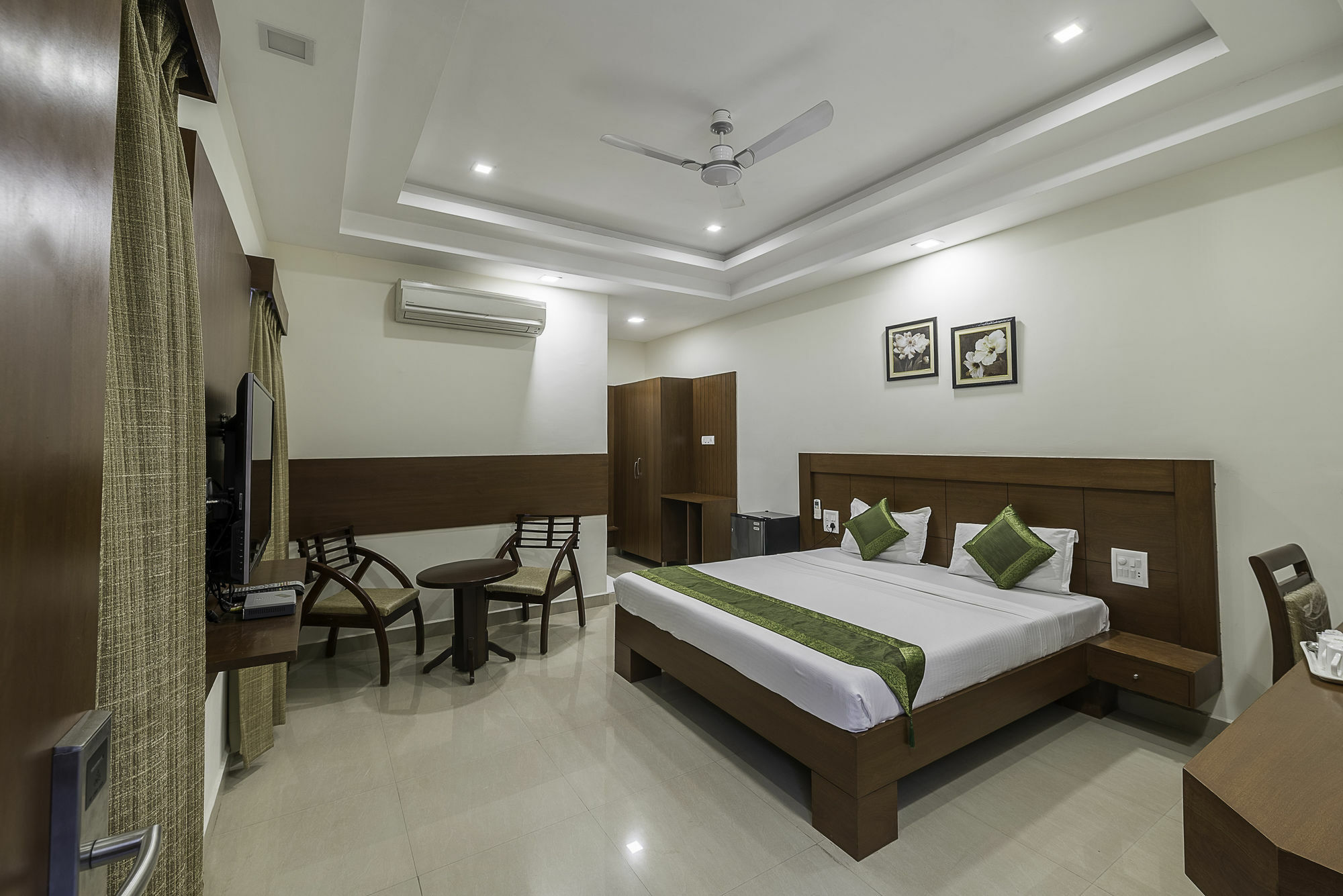 Treebo Trend Hotel Jp Plaza Nampally Hyderabad Ngoại thất bức ảnh
