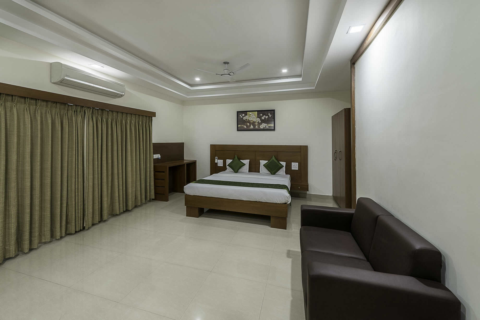 Treebo Trend Hotel Jp Plaza Nampally Hyderabad Ngoại thất bức ảnh
