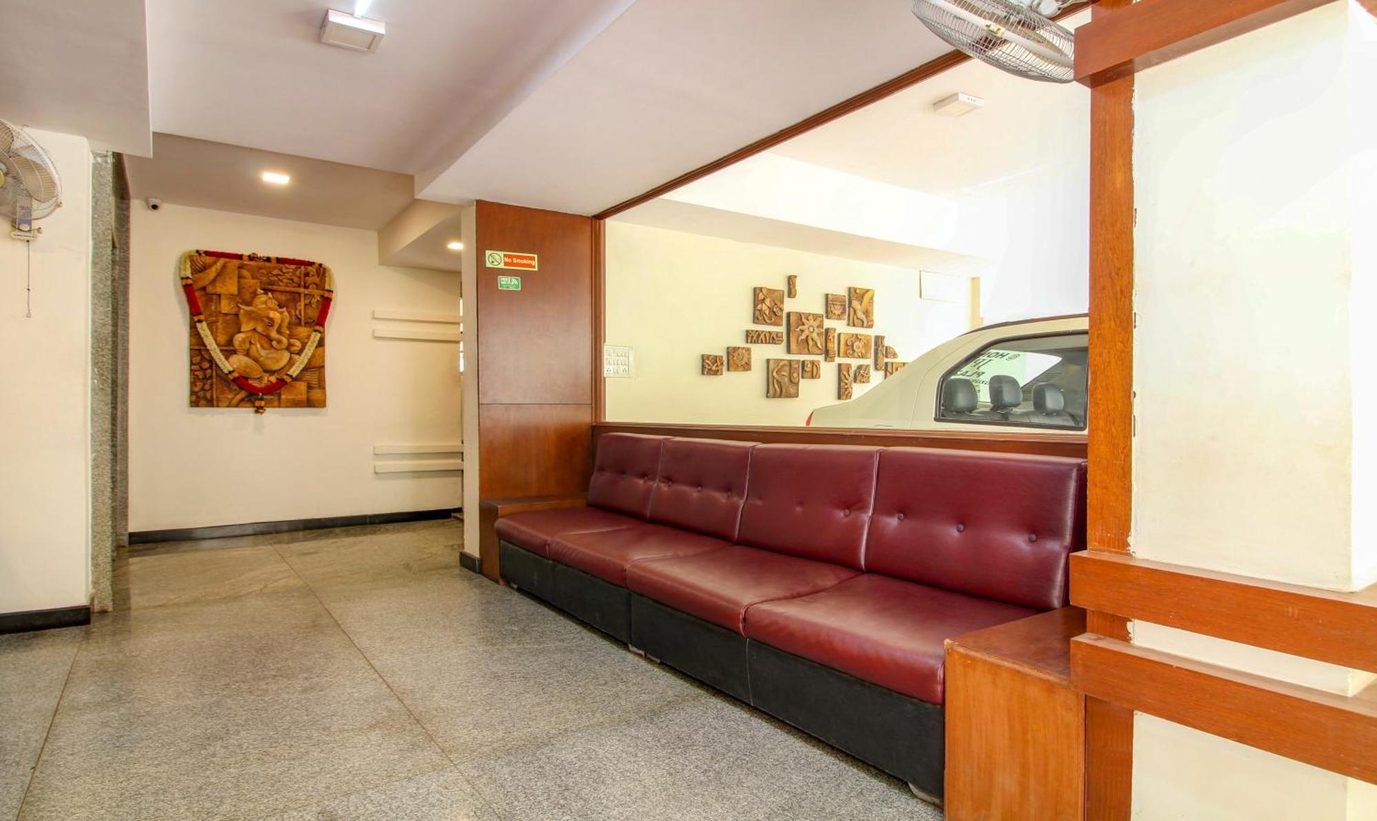 Treebo Trend Hotel Jp Plaza Nampally Hyderabad Ngoại thất bức ảnh